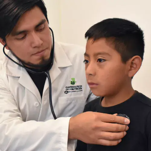 Carrera Guatemaltecos por la Nutrición «Cada Kilómetro Cuenta» celebra la lucha contra la desnutrición infantil en Guatemala