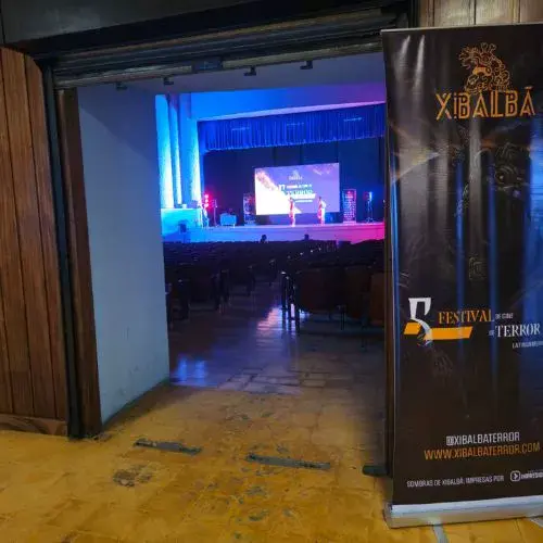 qué hay ahora donde antes estaba el Teatro Colón en la zona 1