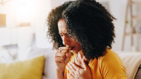 Virus Nipah: Descubre cómo se contagia y sus síntomas devastadores sin tratamiento