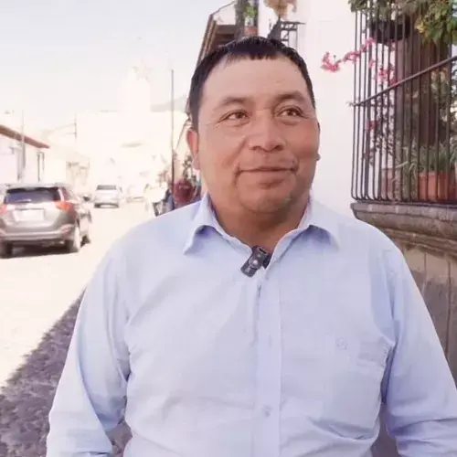 peinados en forma de corazón en Antigua Guatemala