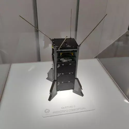 Firman contrato de lanzamiento de Quetzal-2, satélite guatemalteco llegará al espacio