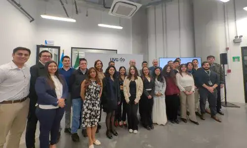 Firman contrato para lanzamiento de Quetzal-2, satélite guatemalteco llegará al espacio