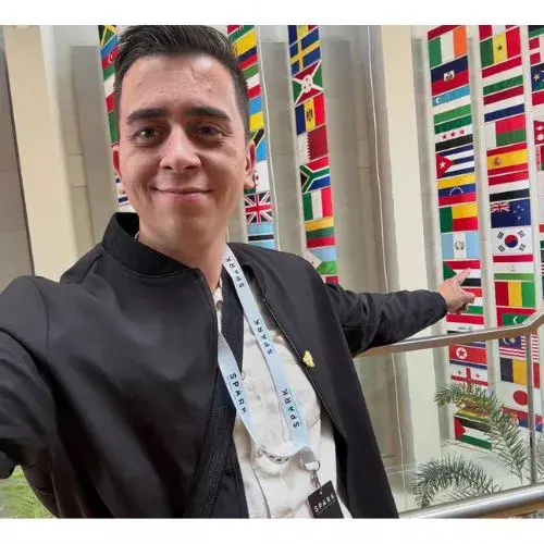 Profesor de Cobán César Fetzer entre los 50 finalistas del Global Teacher Prize 2026