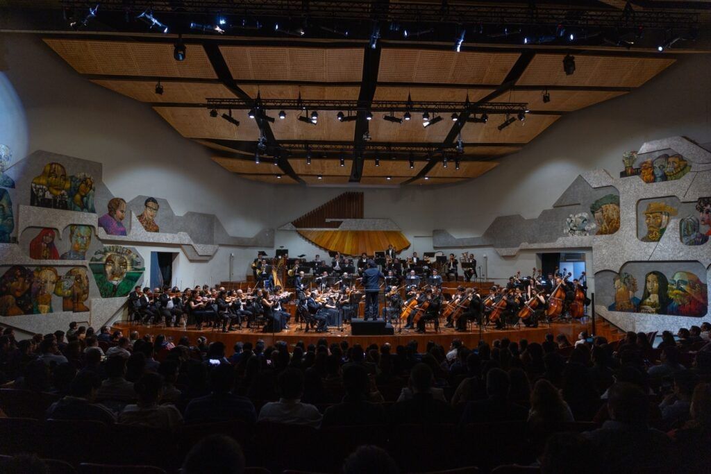 La Orquesta Sinfónica Nacional celebra la vida y legado de José José en un emotivo homenaje