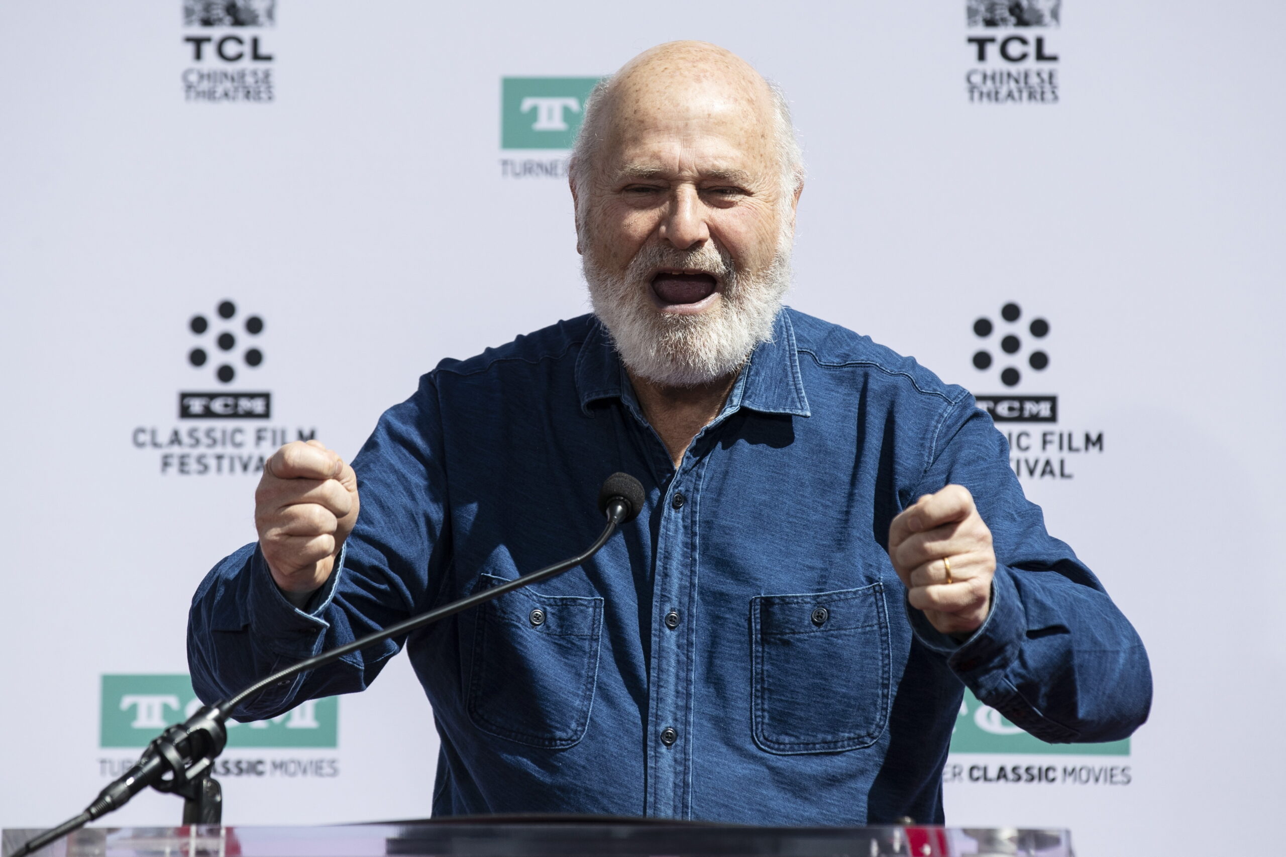 El actor estadounidense Rob Reiner deja un legado con más de 20 películas cinematográficas  donde participó como productor, guionista, actor y autor de piezas musicales. Entre las cintas más relevantes se encuentran "Cuando Harry conoció a Sally", "El lobo de Wall Street", "This is Spinal Tap", "Dicen por ahí", "Being Charlie", entre otros. (Foto : EFE)