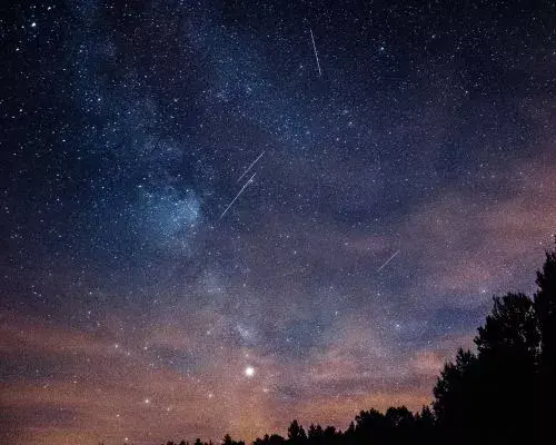 Lluvia de estrellas Líridas 2026 en Guatemala