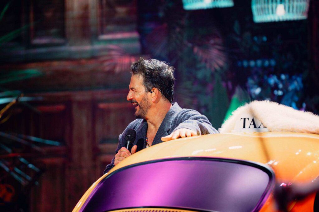 Franco Escamilla sorprende con su monólogo navideño y un ingenioso homenaje a Ricardo Arjona