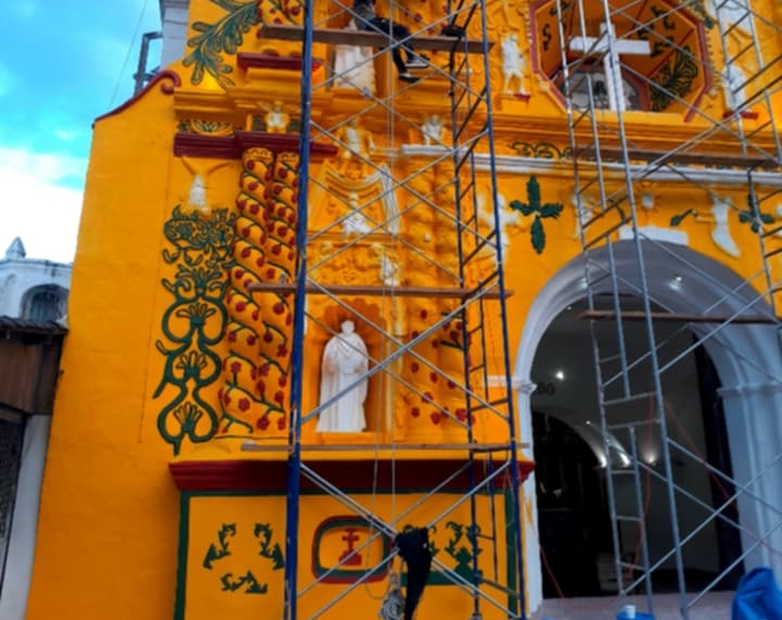 Artistas de San Andrés Xecul reafirmaron su compromiso de mantener la esencia de la iglesia.