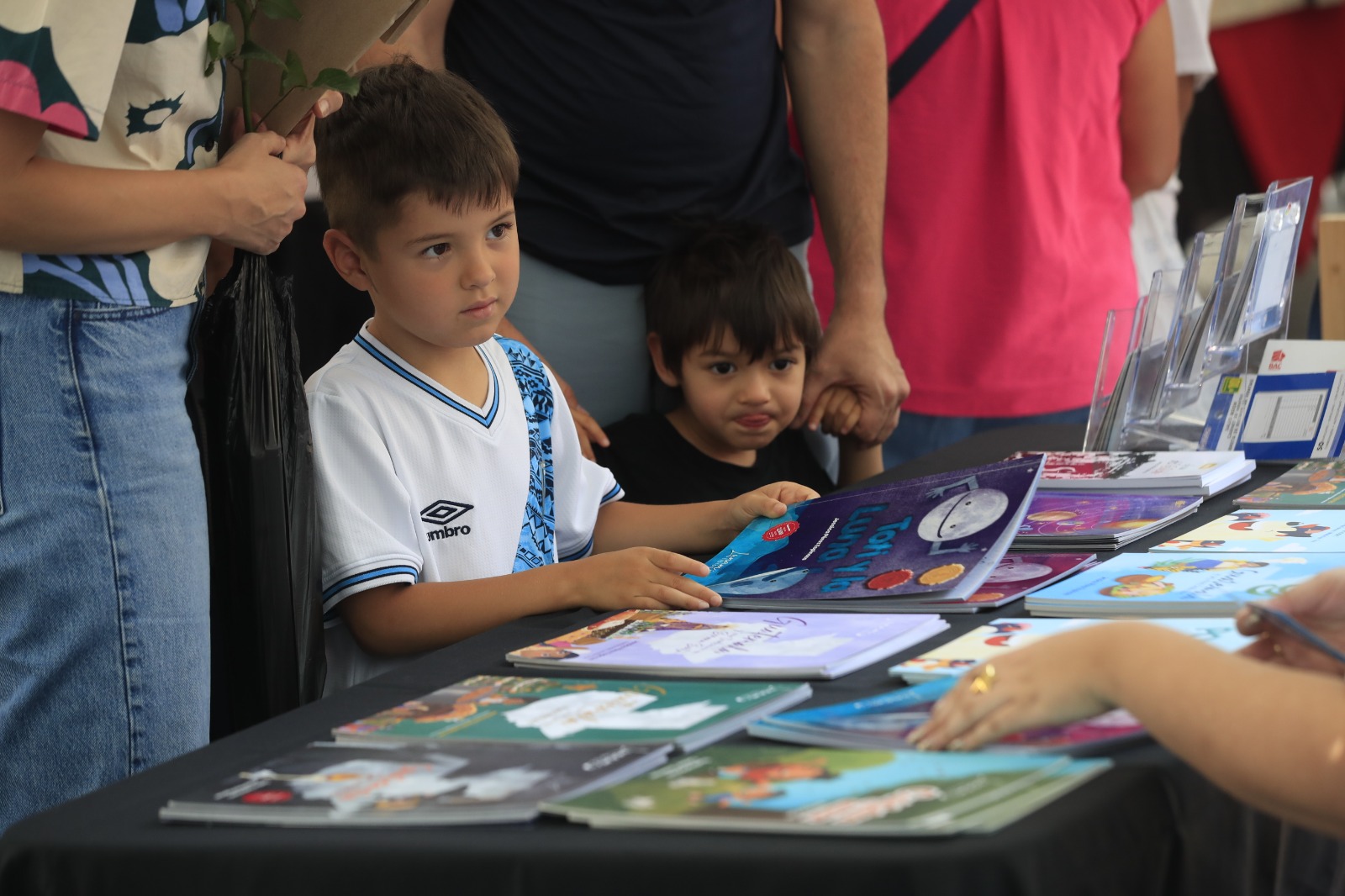 Feria del Libro en Guatemala reúne editoriales y promueve lectura en el Centro Histórico este domingo