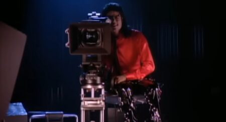 Detrás de cámaras: el icónico videoclip de Liberian Girl y sus estrellas de Hollywood