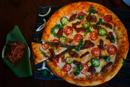 Descubre la receta sencilla para una deliciosa pizza con salsa especial de patín.