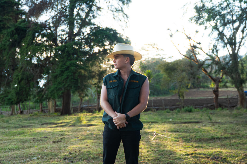Diego Roldán lanza su nuevo álbum: una fusión cautivadora de melodías y ritmos populares
