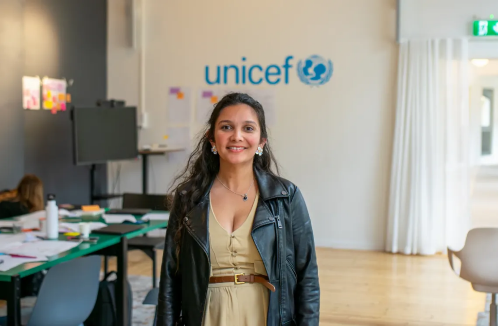 Referente reconoce a cinco grandes referentes guatemaltecos que han redefinido el acceso a la tecnología en Latinoamérica desde la educación digital, IA, conectividad, energía e inclusión tecnológica.