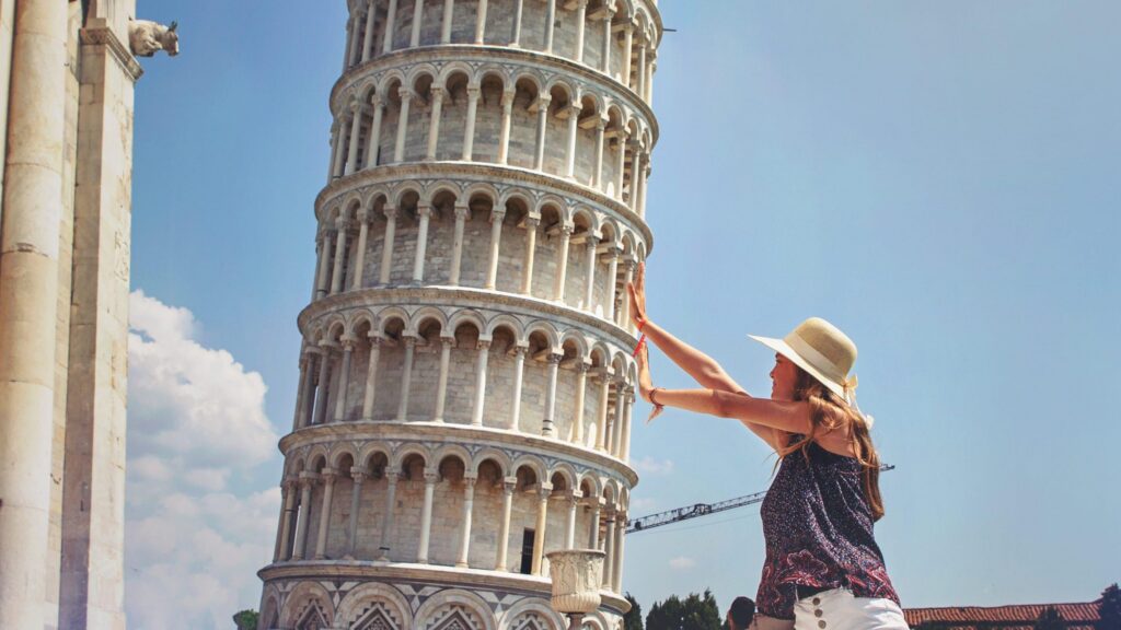 Descubre el Secreto de la Torre de Pisa: ¿Por qué No Se Derrumba a Pesar de su Inclinación?