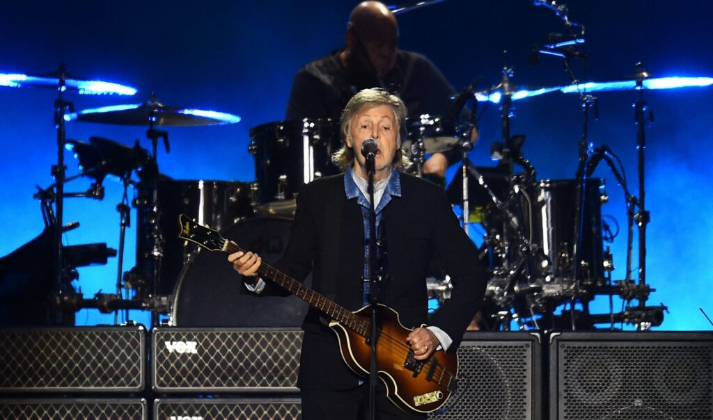 Guitarras de Paul McCartney atrapadas en aduana: impacto de nuevas regulaciones ambientales en Londres