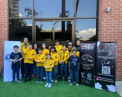 Niños guatemaltecos participan en desafío de Space for Teachers