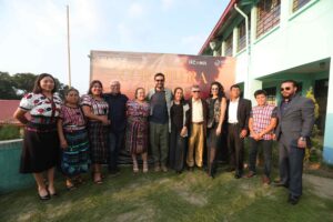 Jayro Bustamante lanza ‘Cordillera de Fuego’ en Santiago Atitlán: Un estreno inolvidable en Guatemala