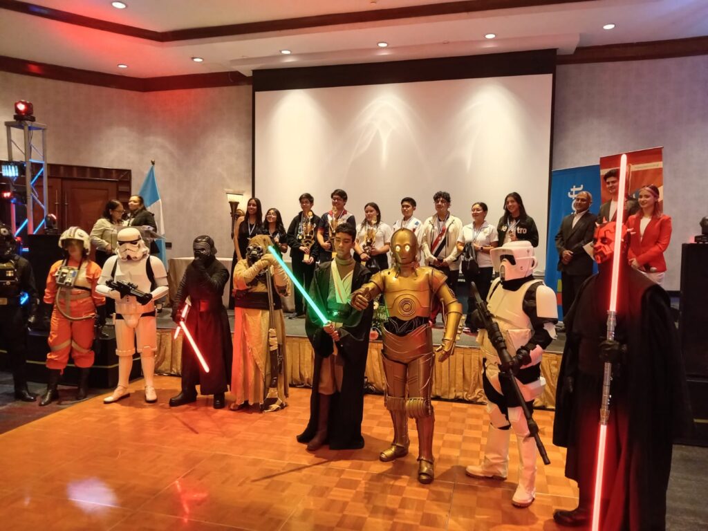 Jóvenes brillan en competencias MOS 2026: Dominan Word, Excel y PowerPoint al estilo Star Wars