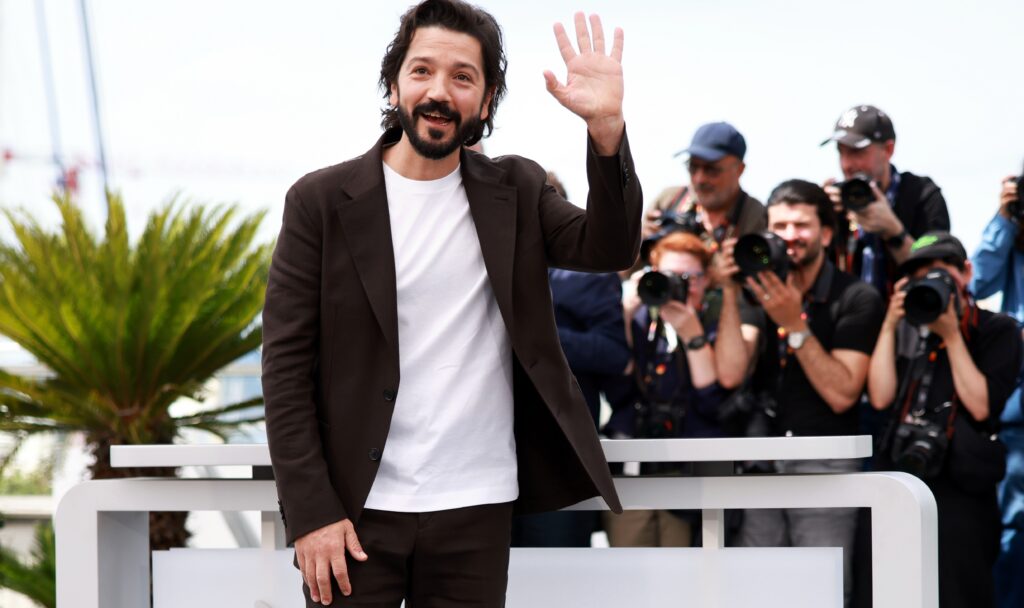 ¡Diego Luna y Gael García Bernal protagonizarán la emocionante versión mexicana de The Boys!