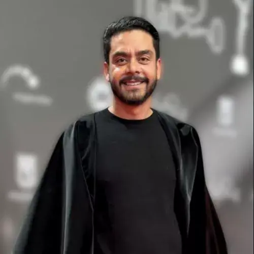 Guatemalteco Jayro Bustamante dirigirá «República Luminosa»