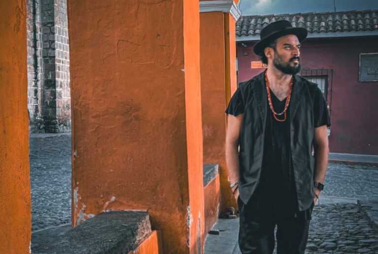 Tributo a Ricardo Arjona: Sebastián Alarcón se Presenta en Antigua, Quetzaltenango y Mazatenango