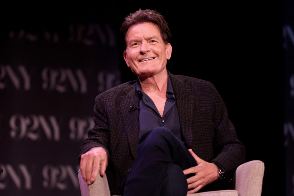 La hija de Charlie Sheen revela la verdad sobre su relación y niega depender de su fortuna