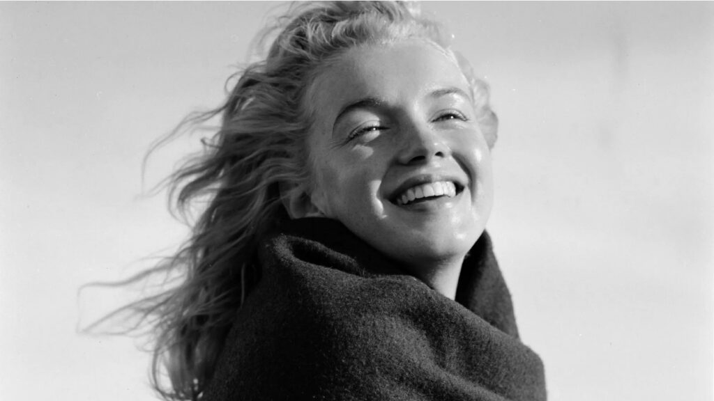 Imagina a Marilyn Monroe a los 90: Dakota Johnson y Ellen Burstyn traen su historia a la vida