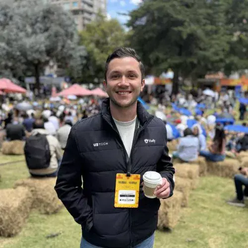 Guatemalteco José Andrés Bustamante 30 Under 30 de Forbes Centroamérica