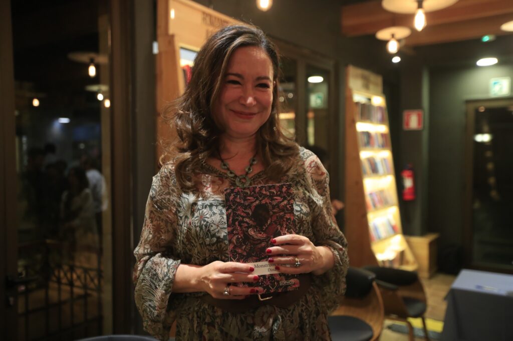 Descubre ‘Monstruos y Pájaros’: La Fascinante Debut Literario de Dina Fernández