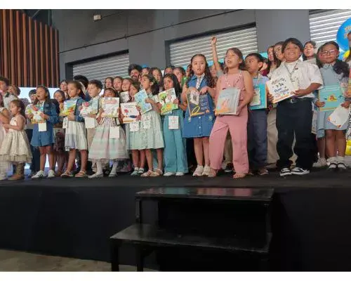 Niños presentaron libros en Filgua 2026 Guatemala