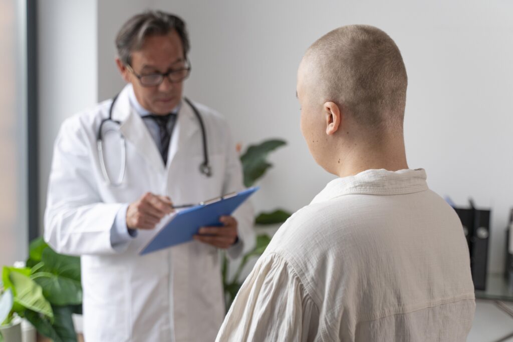 OMS advierte: el aumento de casos de cáncer es inminente y revela las causas detrás