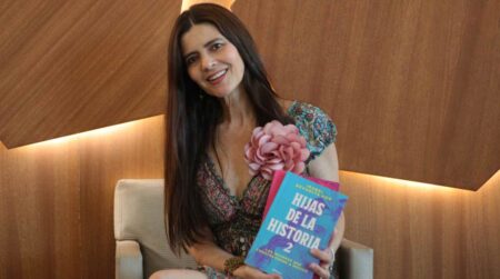 Isabel Revuelta: La escritora mexicana que defiende la historia y cultura de México con pasión.