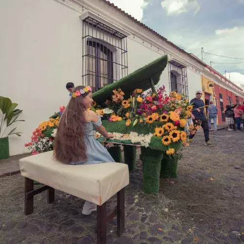 tema Festival de las Flores 2026 en Antigua Guatemala