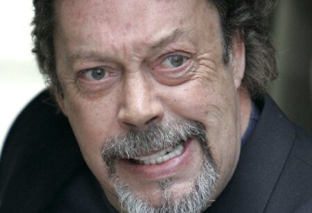 Descubre la escalofriante interpretación de Pennywise por Tim Curry en It