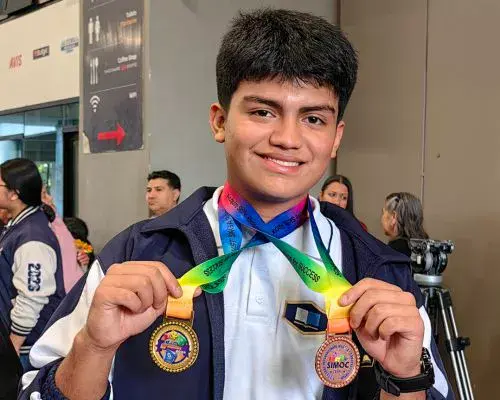Colegio Castillo Córdova destaca en Olimpiada Matemática en Singapur