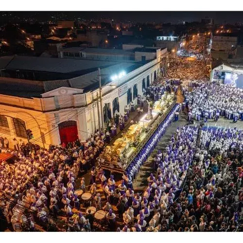 Exposición fotográfica de Danny Gamboa sobre la Semana Santa guatemalteca en Oklahoma