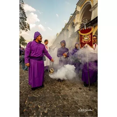 Exposición fotográfica de Danny Gamboa sobre la Semana Santa guatemalteca llegará a Oklahoma