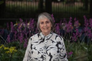 Salón de Danza Inguat Honra el Legado de Julia Vela con Su Nuevo Nombre