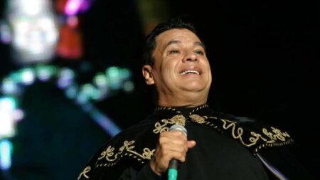 Descubre la Impactante Relación de Juan Gabriel con su Madre que Inspiró sus Canciones