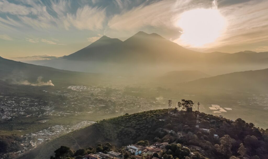 Descubre la Magia de San Cristóbal El Alto: Paseos con Encanto, Gastronomía y Cultura