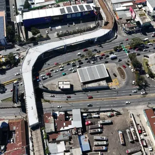 Paso a desnivel sobre la Calzada Roosevelt
