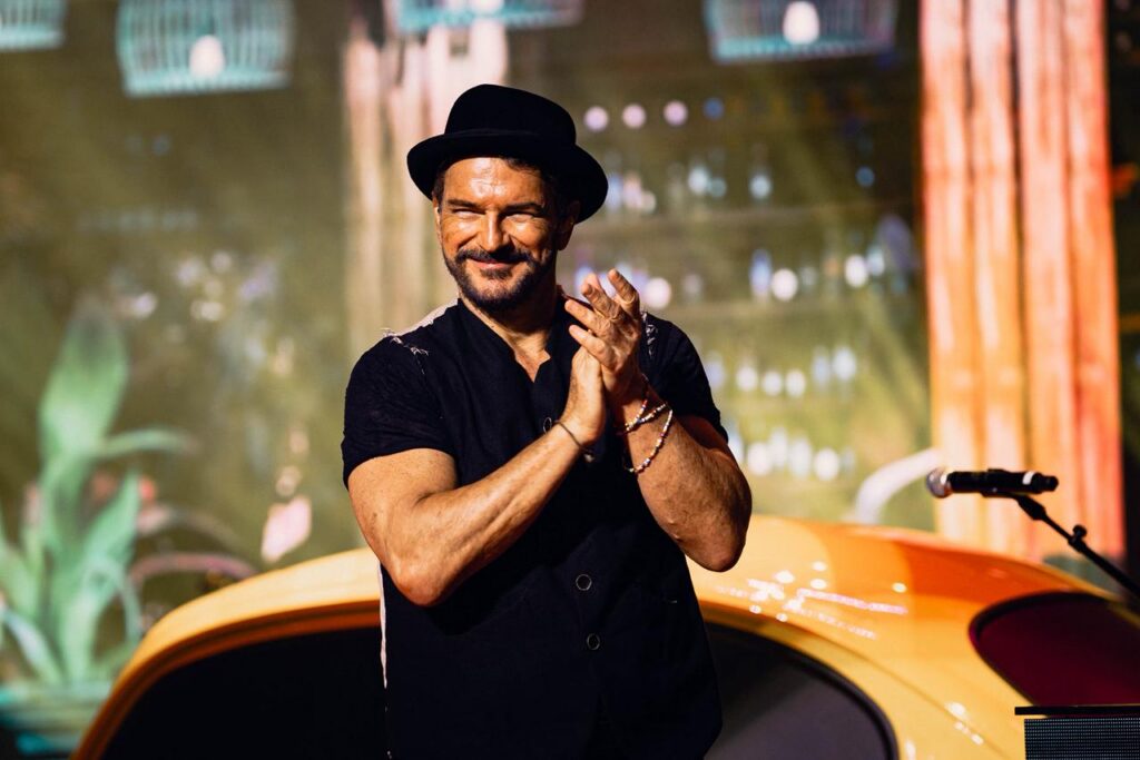 Ricardo Arjona deslumbra en Costa Rica con clásicos y una noche inolvidable de celebración