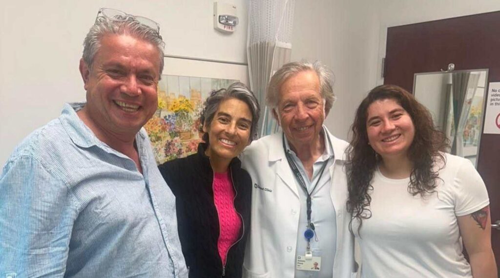 Héroe en vida: hijo dona su hígado para salvar a su madre de cáncer en Costa Rica